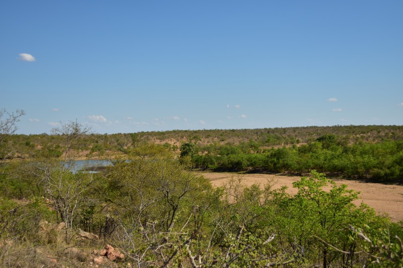 Aproaching the dam